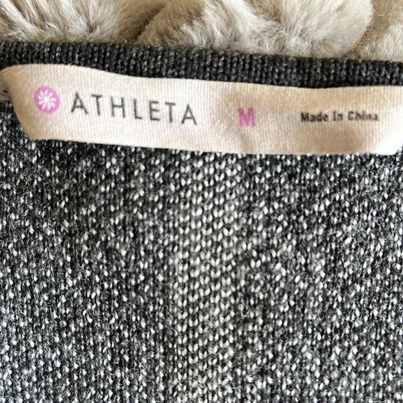 Athleta Dakota merino wool Windowpane sweater sz medium. - Picture 2 of 8